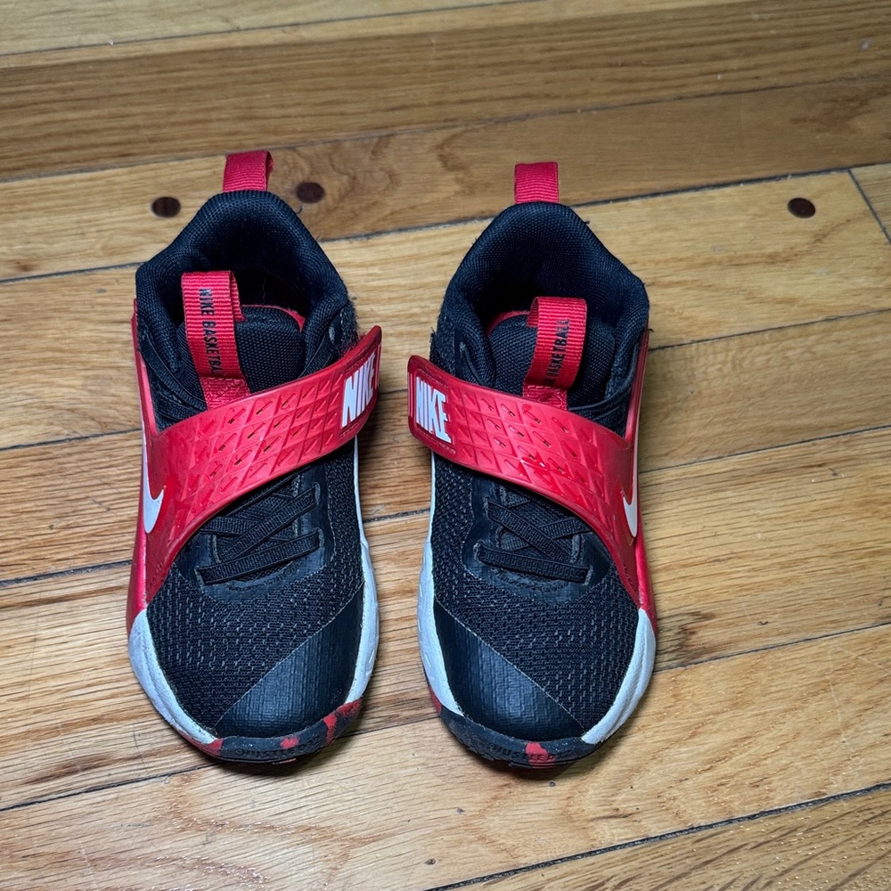 Nike Kids Black and Red Sneakers